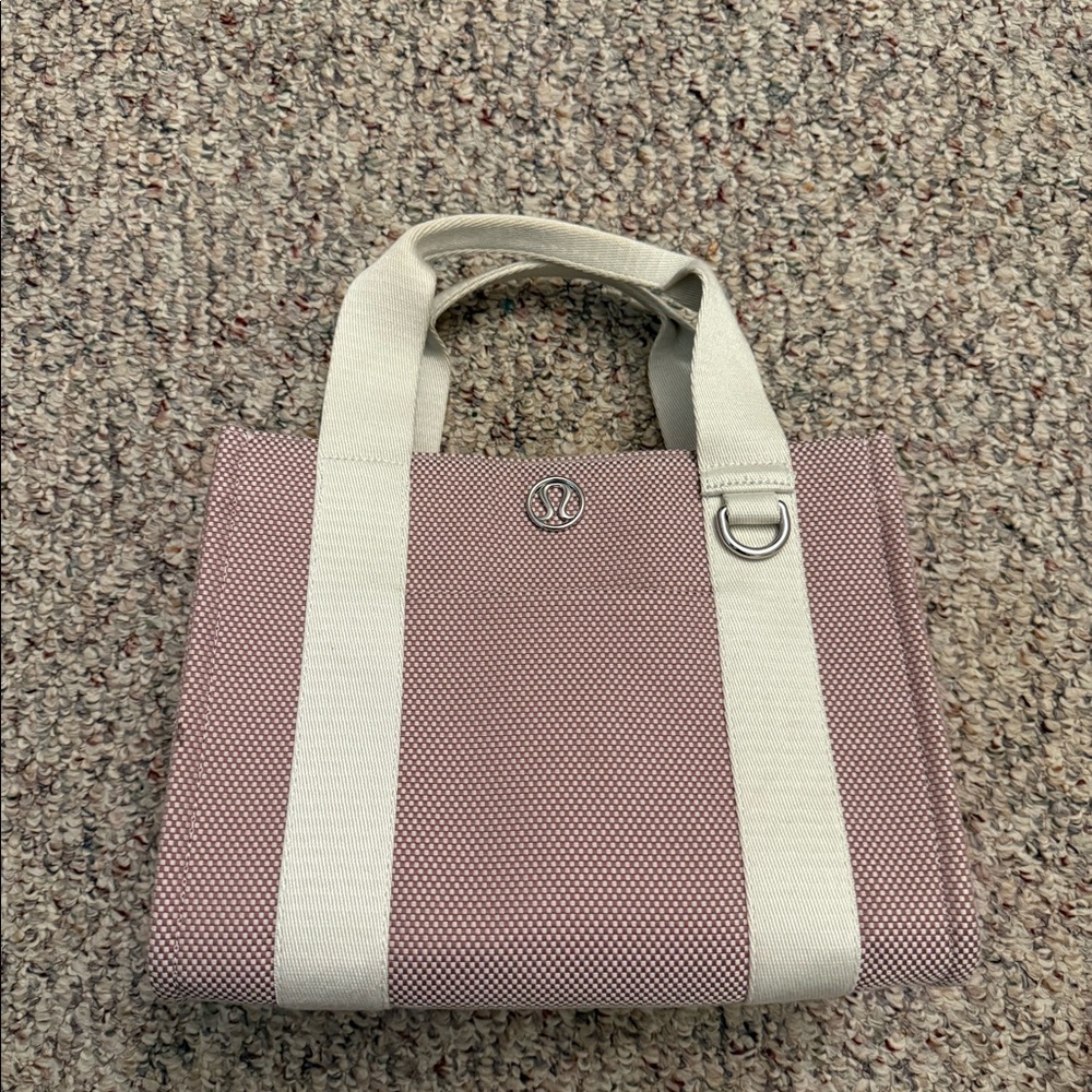 Lululemon mini tote